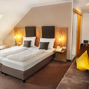 Am Hachinger Bach By Blattl Hotell
